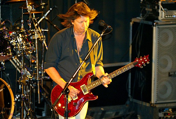 pat travers 015_std.jpg