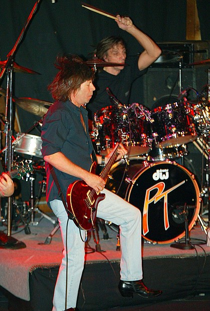 pat travers 018_std.jpg
