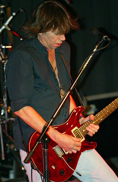 pat travers 081_std.jpg