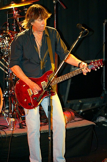 pat travers 088_std.jpg