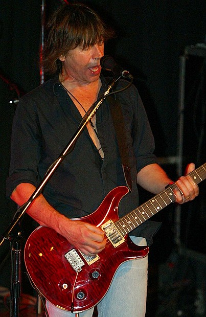 pat travers 152_std.jpg