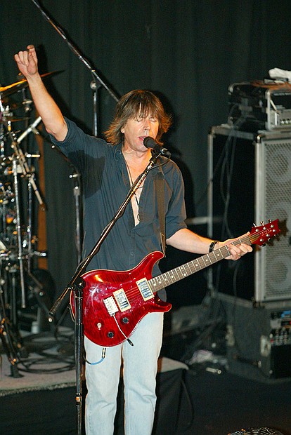 pat travers 164_std.jpg