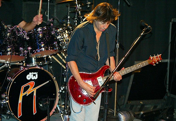 pat travers 228_std.jpg