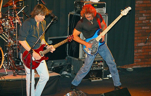 pat travers 282_std.jpg