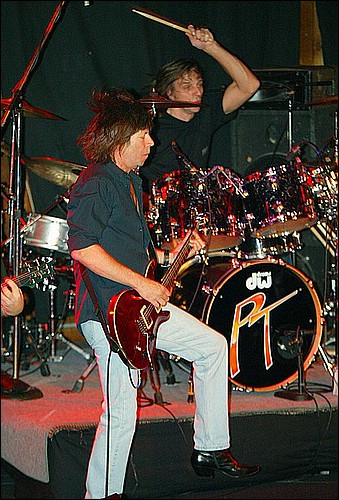 pat travers 018_std.jpg