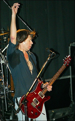 pat travers 221_std.jpg