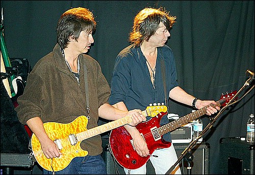 pat travers 256 copy_std.jpg
