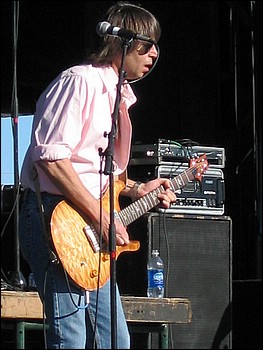 Pat Travers 4-3-05 066.jpg