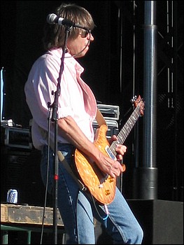 Pat Travers 4-3-05 068.jpg