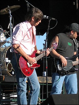 Pat Travers 4-3-05 082.jpg