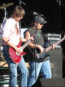 Pat Travers 4-3-05 083.jpg