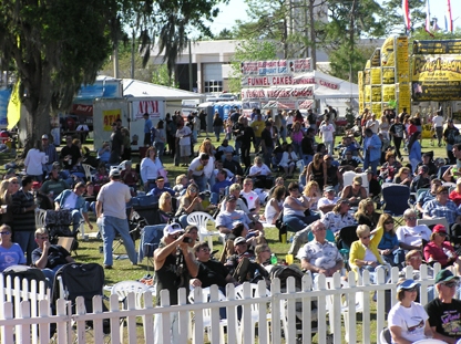 PinellasCrowd02a.JPG