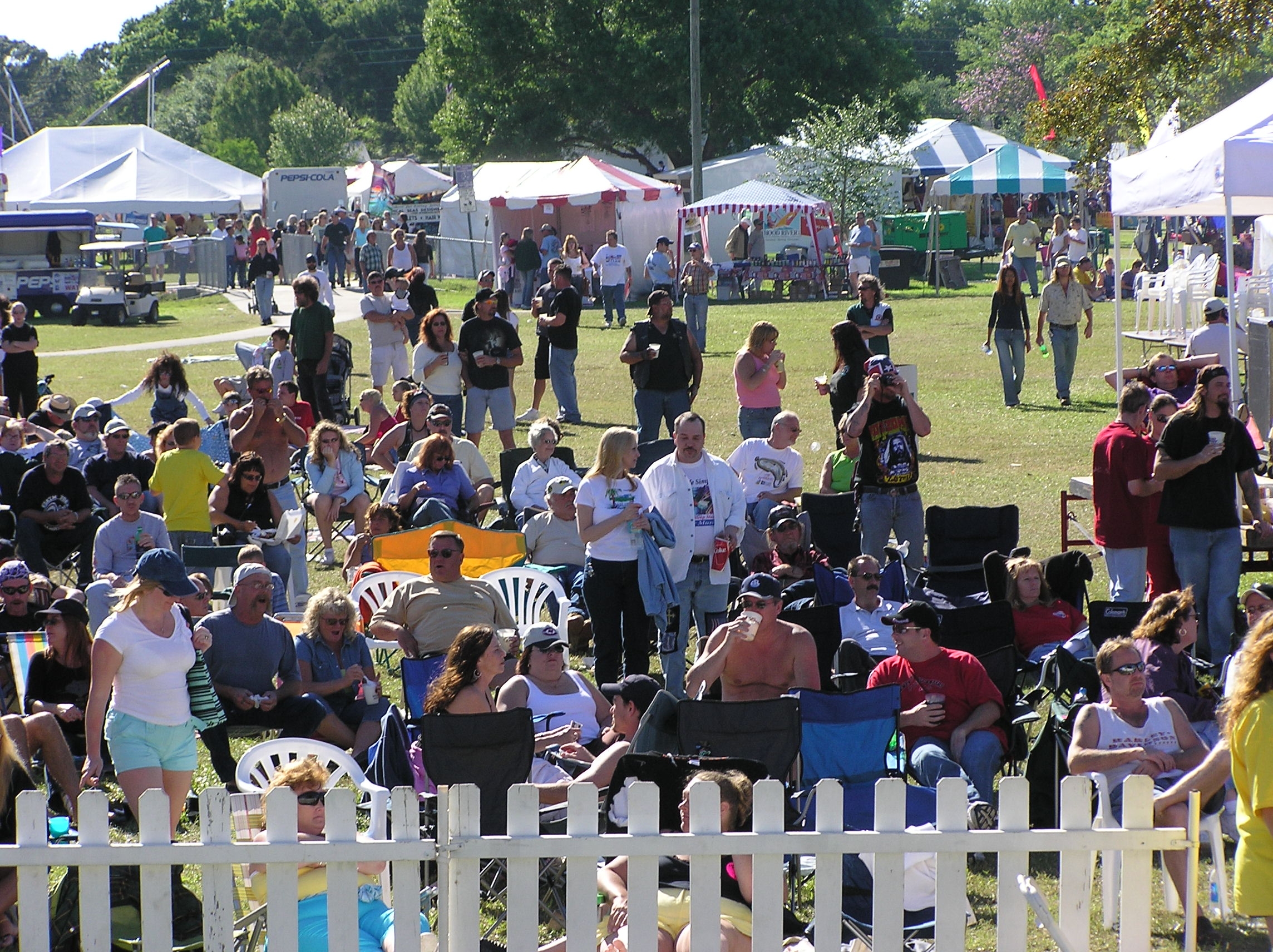 PinellasCrowd04a.JPG